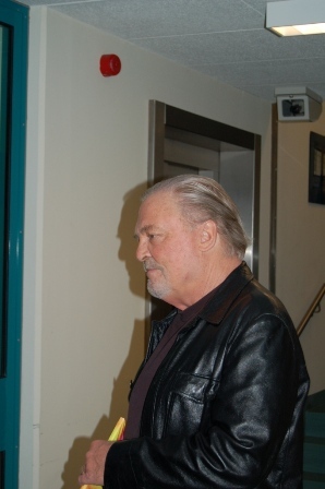 Stacy Keach im Haftbereich der Justizvollzugsanstalt Oldenburg