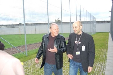 Stacy Keach und Torsten Neumann beim Rundgang